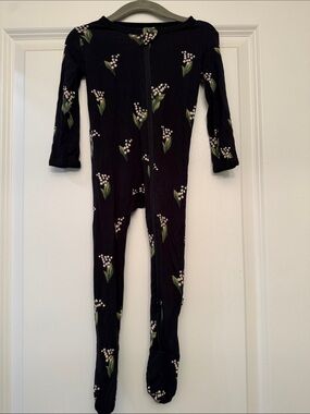 Kyte Footie- Midnight Lily